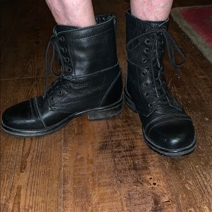 Steve Madden 7.5 black leather boots